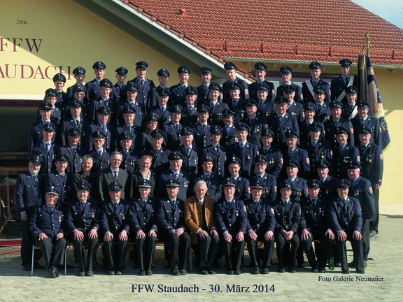 Gruppenfoto_FFW_Staudach.jpg